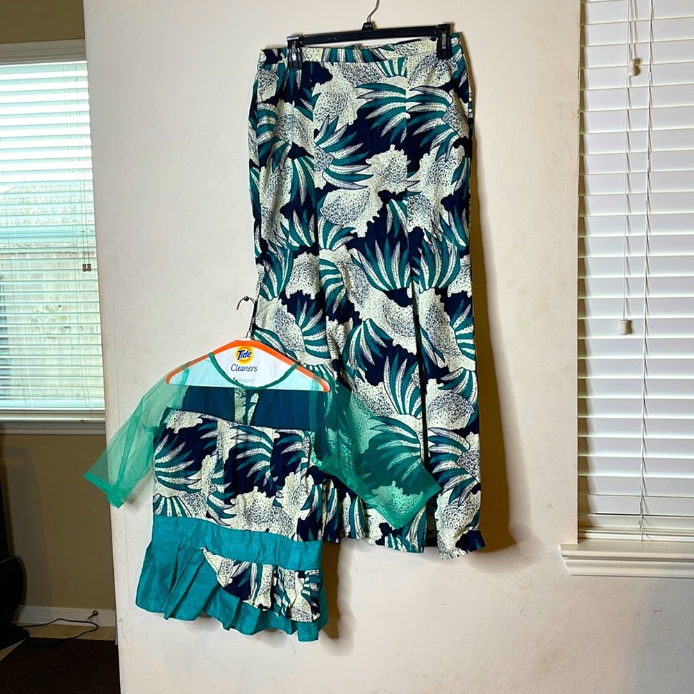 African skirt and top